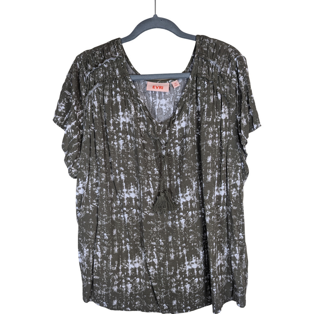 EVRI Womens Blouse, Olive/Cream, V-Neck Short Sleeve, Ruched Shoulders, Size 2X